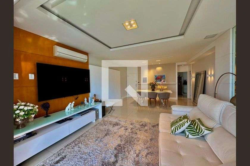 167 m² apartment with 3 bedrooms and 4 bathrooms