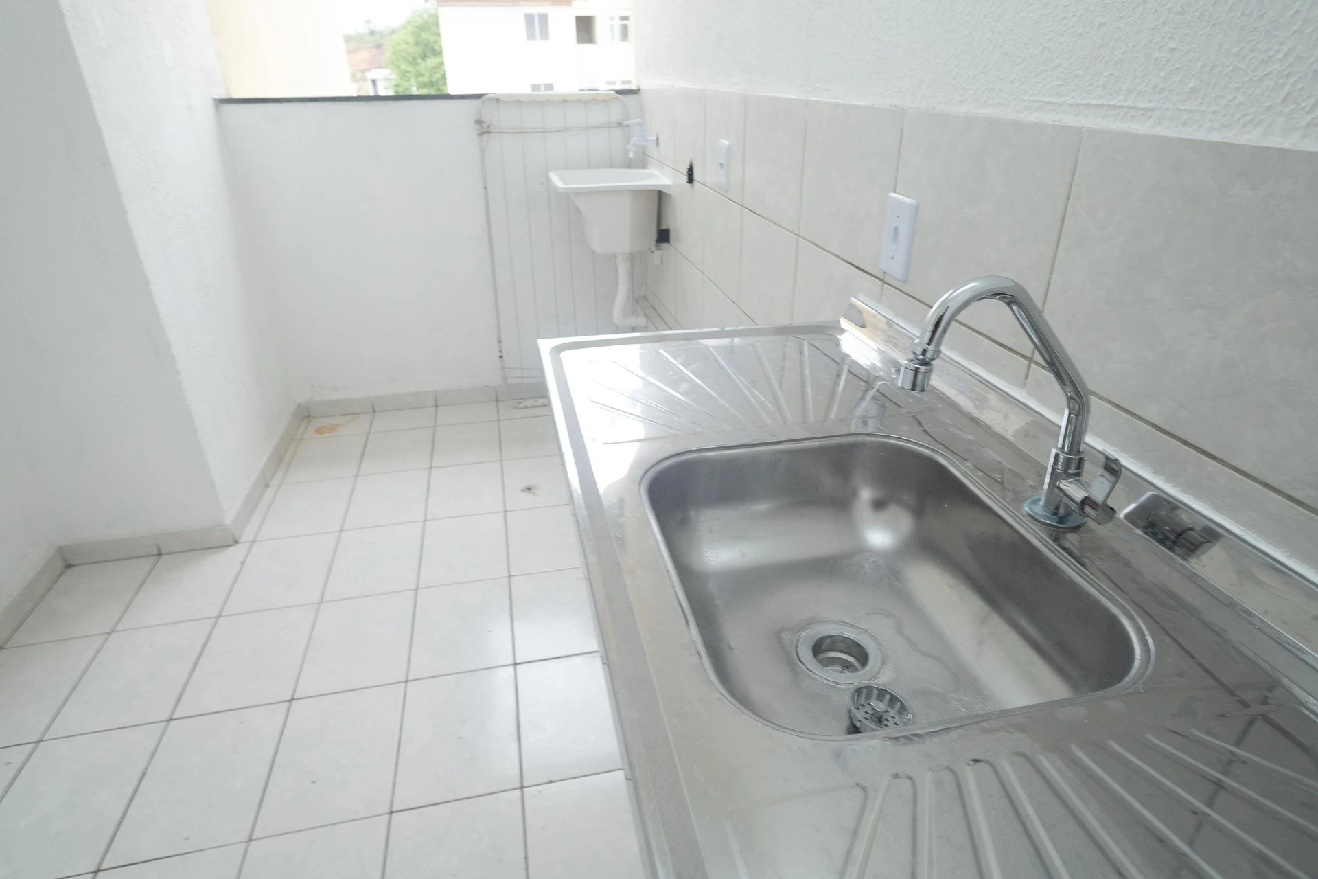 2-bedroom apartment with private garden and 1 parking spot — photo 8