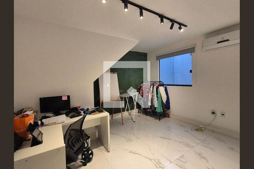 Будинок на 4 спальні з 270 м² і кухнею відкритого плану — photo 33