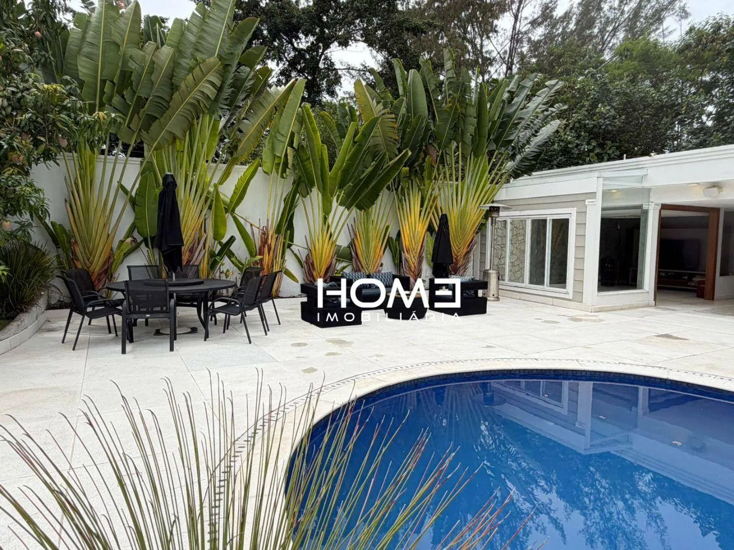 Furnished house with 6 en-suite bedrooms and barbecue — photo 69