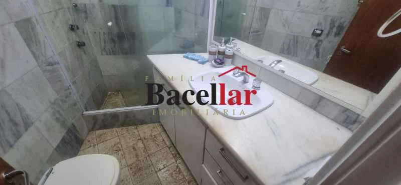 2-bedroom apartment with 4 bathrooms and 180 m² — photo 6