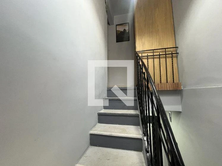 Furnished apartment, 30 m², with a glass-enclosed balcony — photo 3