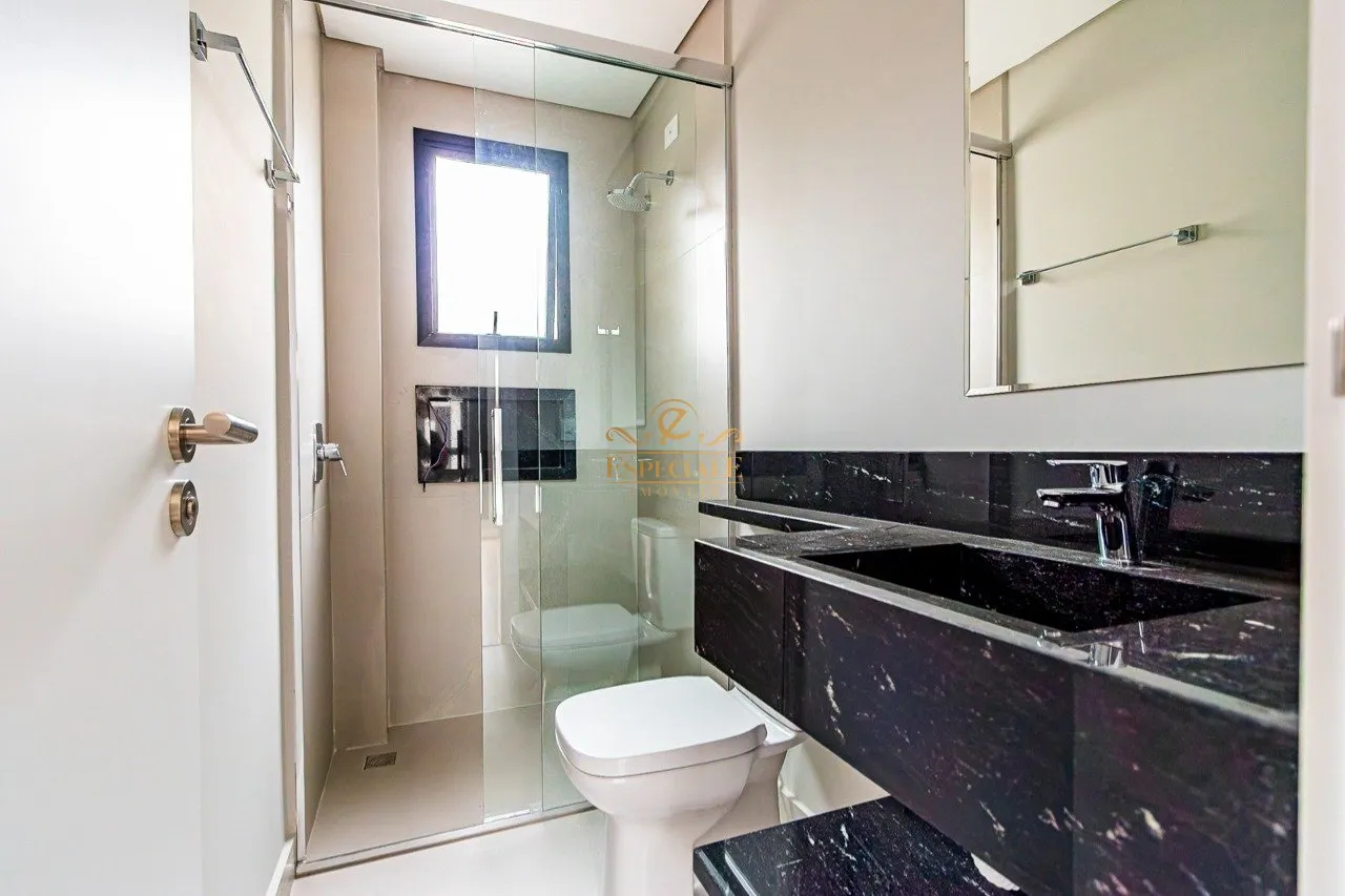 3-bedroom house with open-plan kitchen and private garden — photo 17