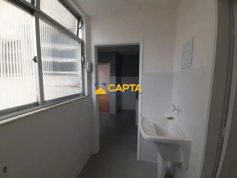 Wood or laminate floors in a 2-bedroom apartment, 68 m² — photo 16