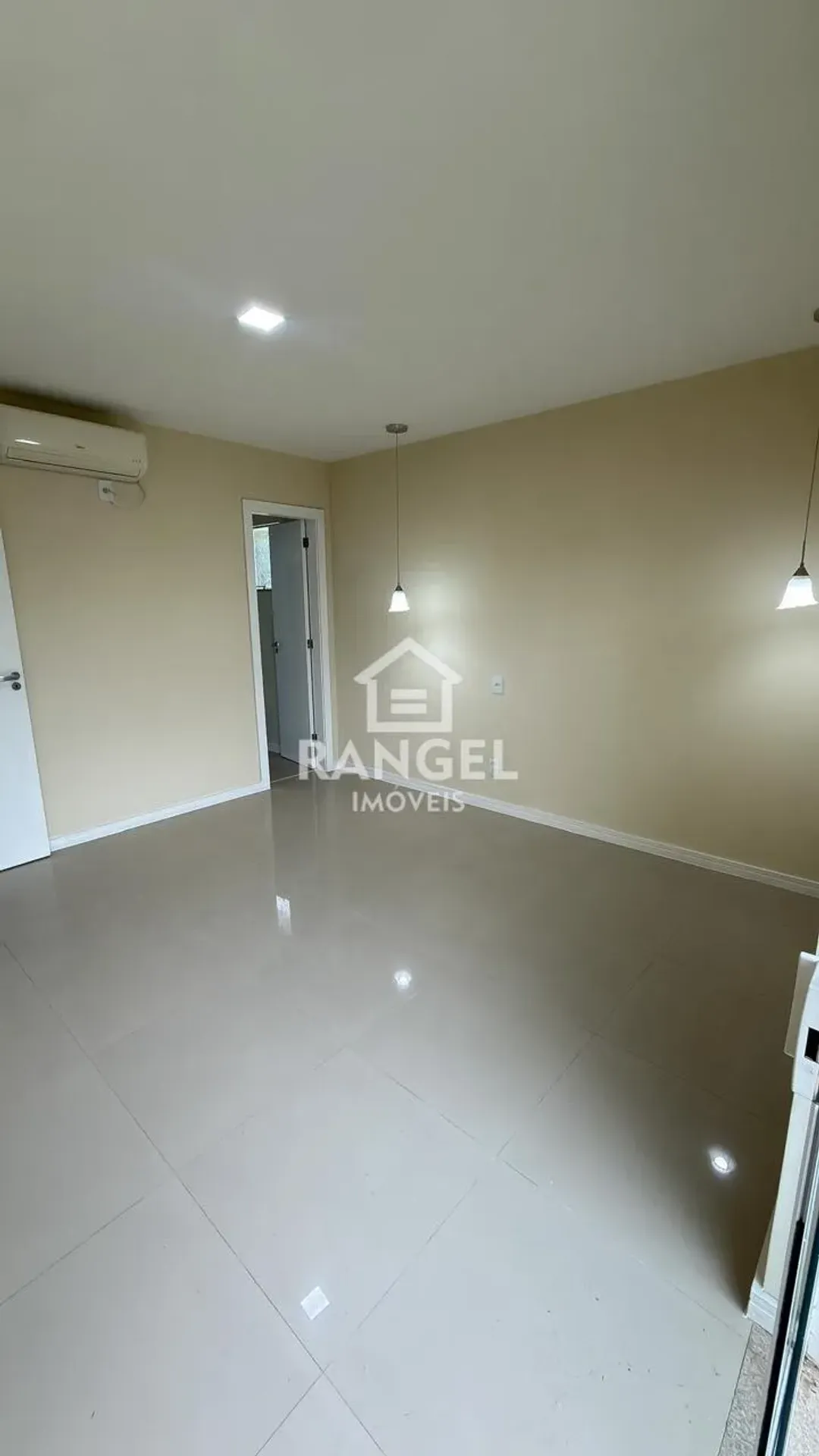 House, 412 m², with a private pool — photo 12