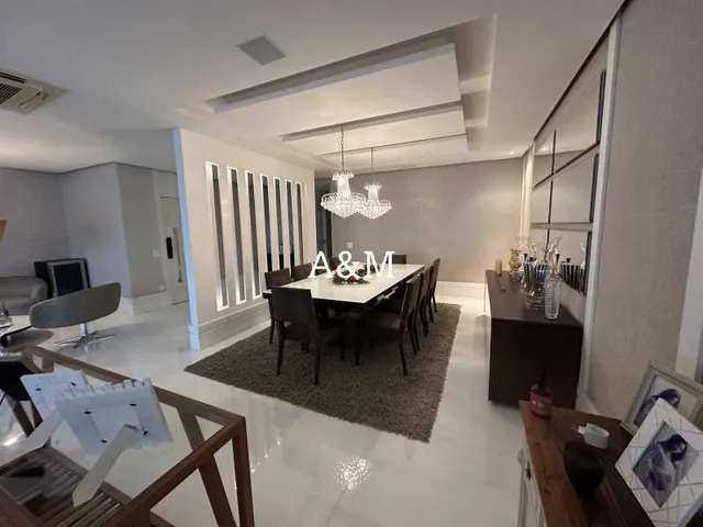 Rental apartment with 4 bedrooms and 5 bathrooms — photo 9