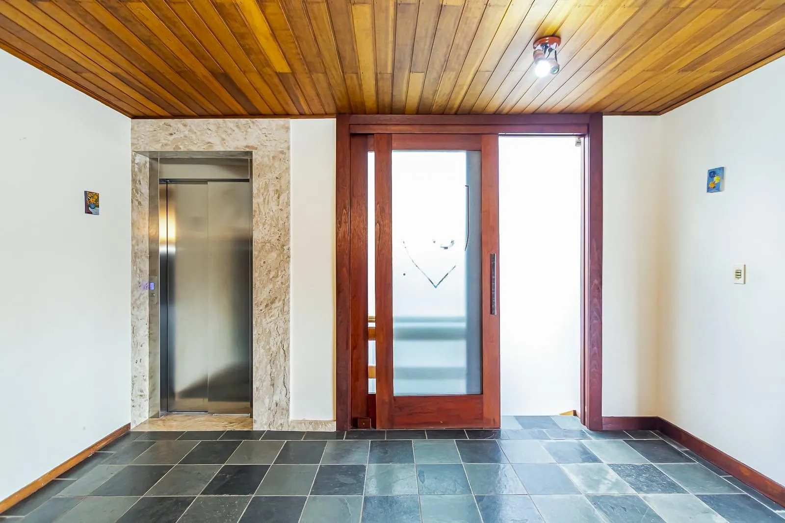 3-bedroom house with a separate kitchen and gas stove — photo 31
