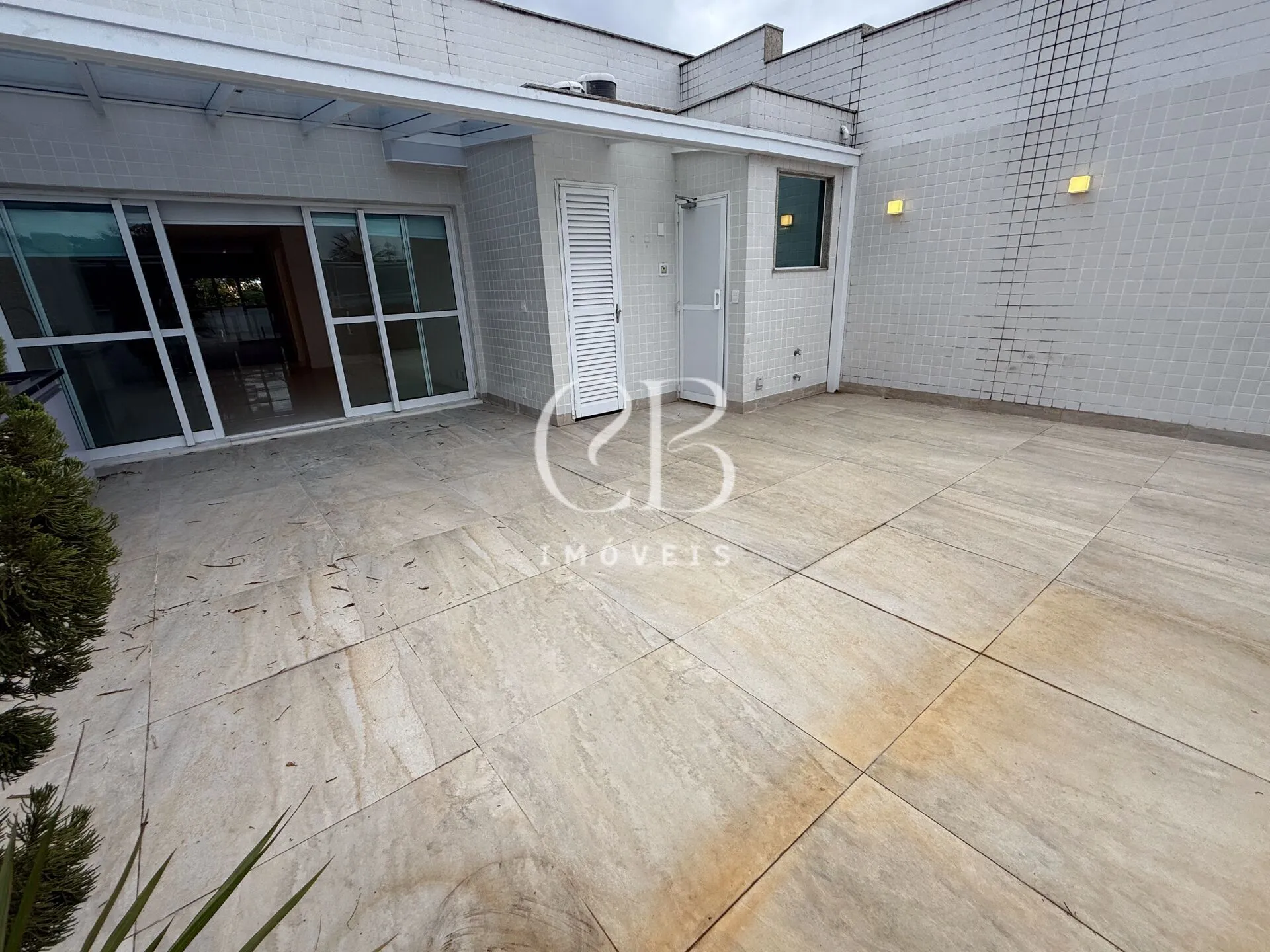 4-bedroom apartment with 5 bathrooms and 3 parking spaces — photo 36