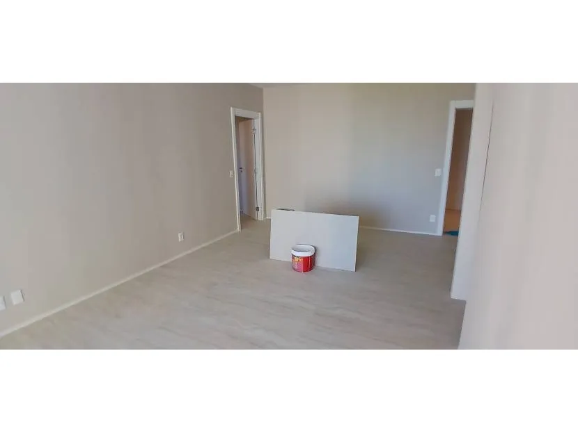 Unfurnished 3-bedroom apartment with 5 bathrooms — photo 17