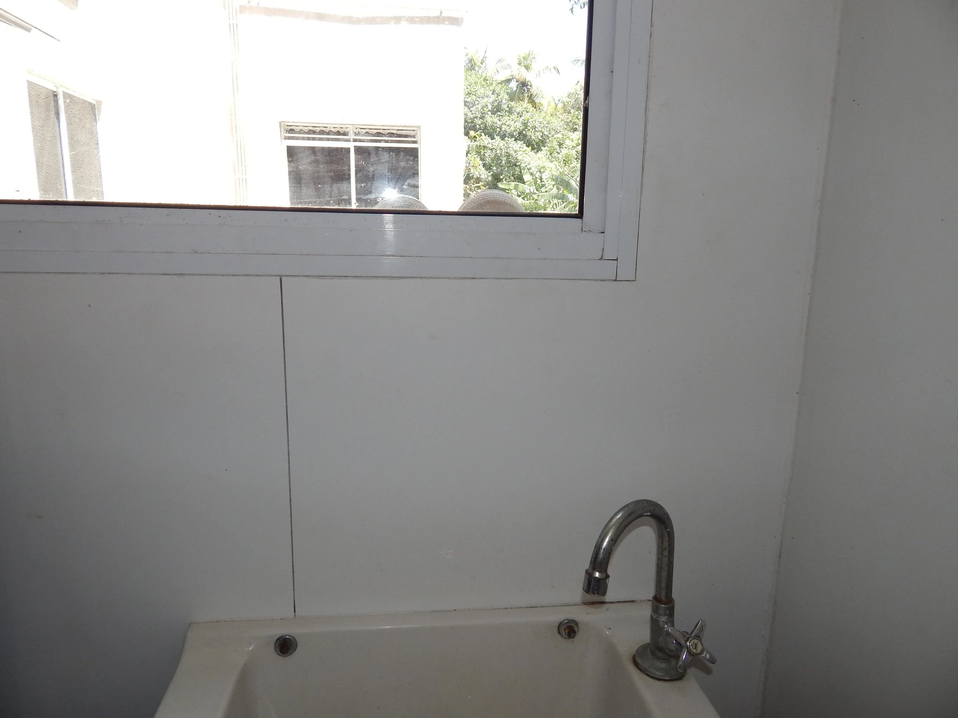 2-bedroom apartment with wood or laminate floors — photo 29