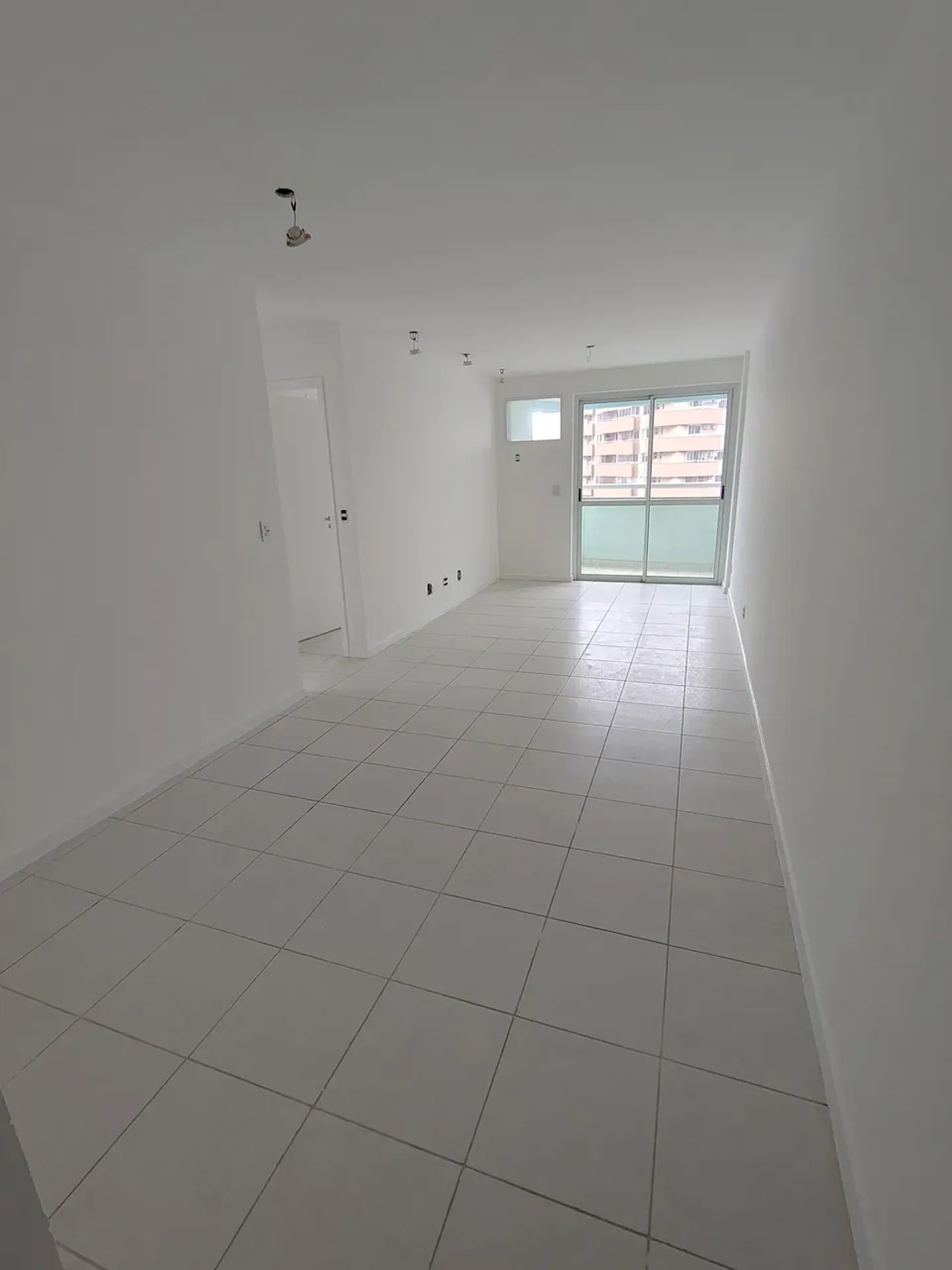 77 m² apartment with 2 bedrooms and 2 bathrooms — photo 18