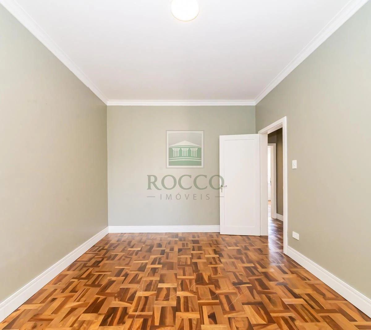3-bedroom apartment with a washing machine in Curitiba — photo 48