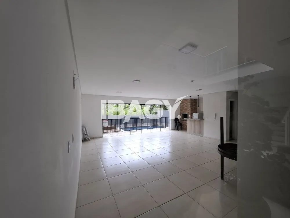 90 m² apartment with 2 bedrooms and a balcony