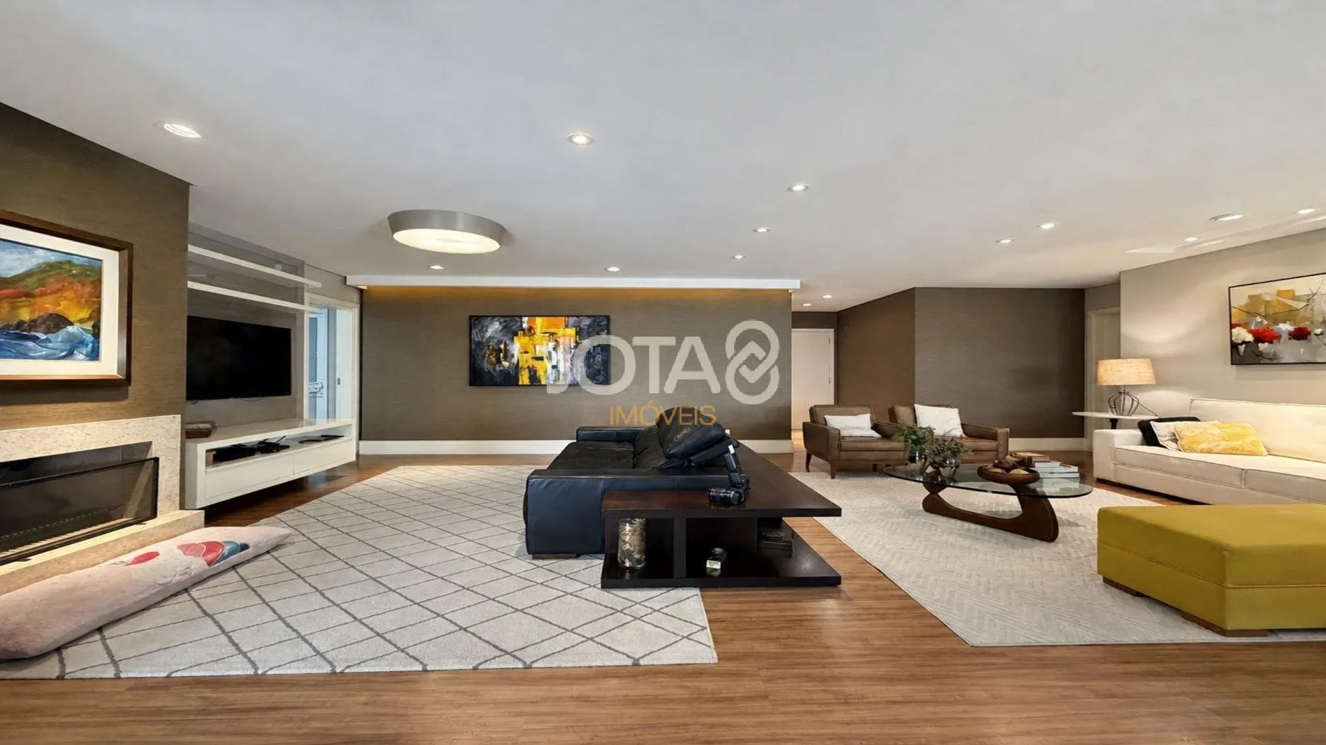 Furnished apartment, 267 m², with floor-to-ceiling windows — photo 22