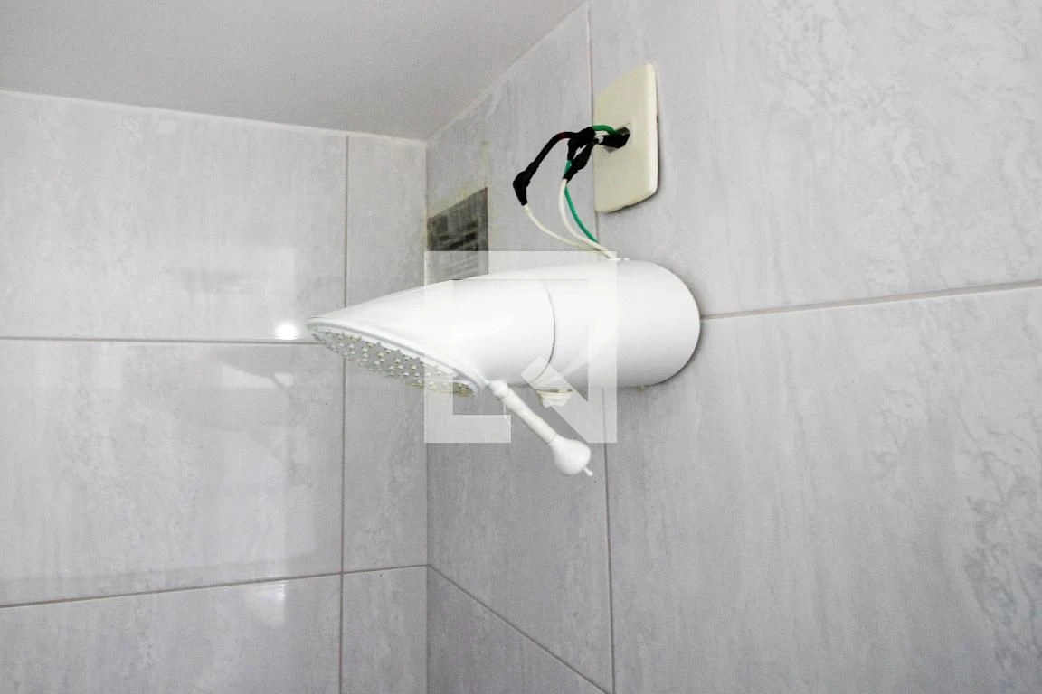 3-bedroom unfurnished apartment with laundry area — photo 26