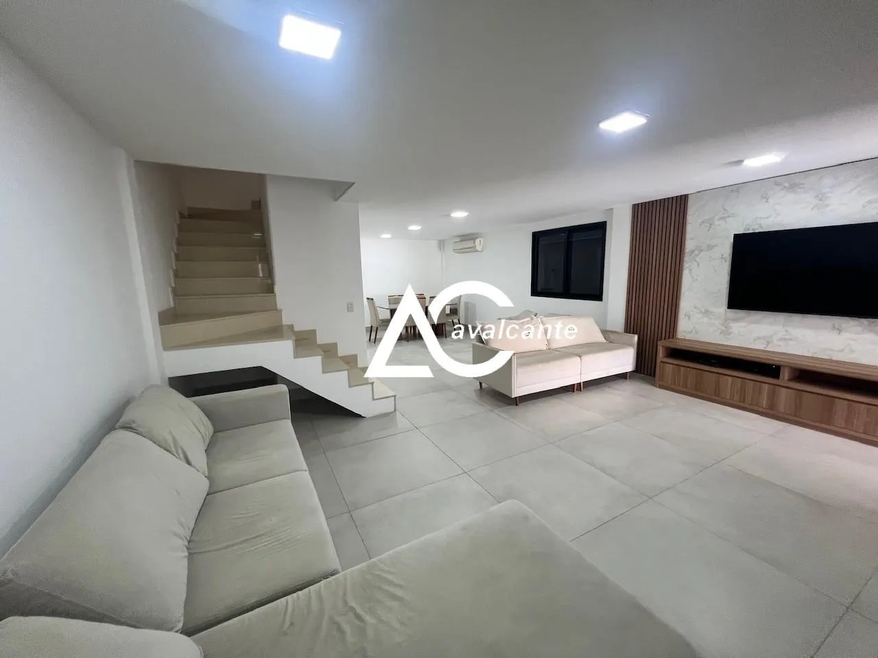 Unfurnished house with 5 bedrooms and 5 bathrooms — photo 9