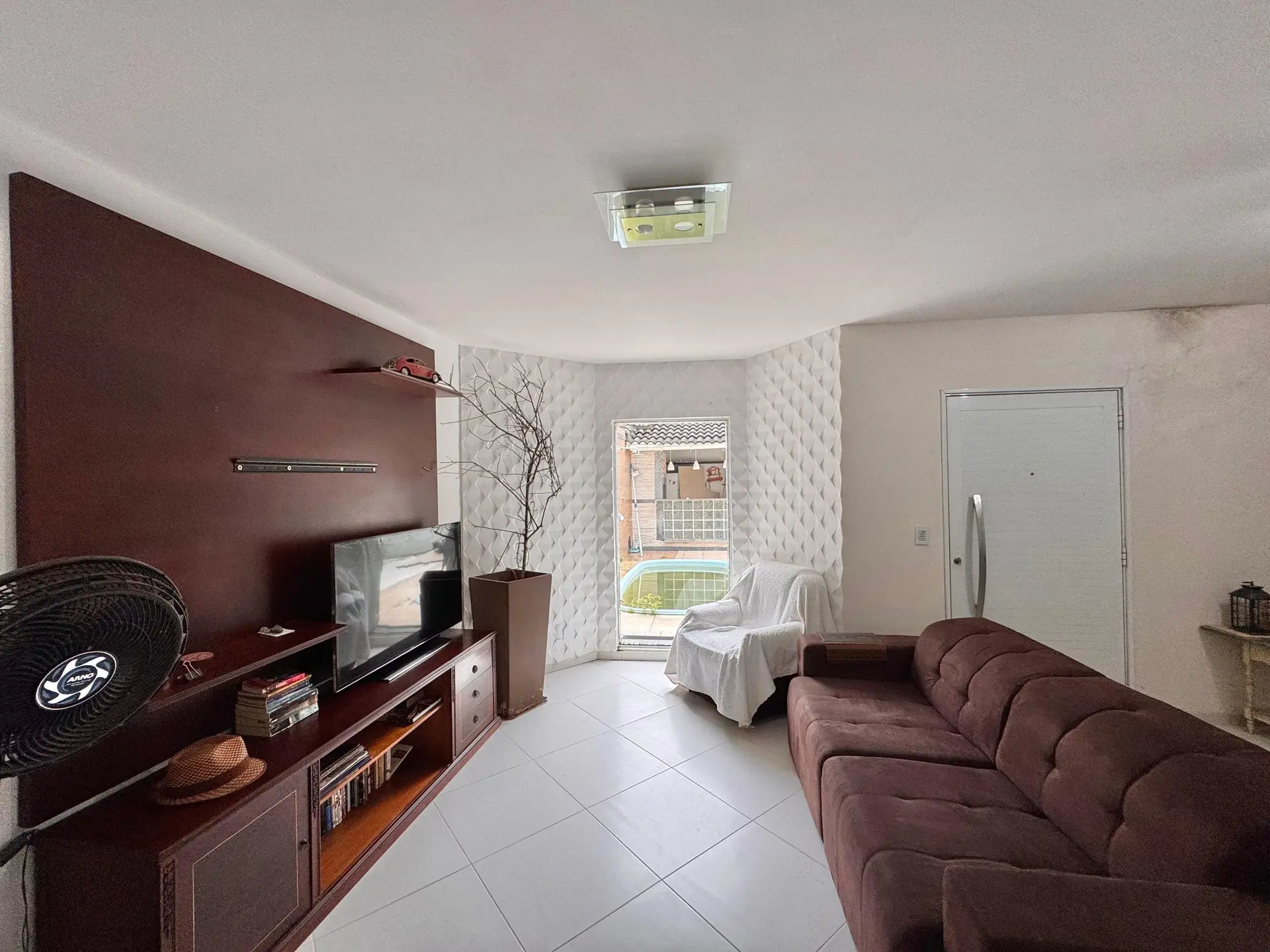 Furnished condo house with 3 bedrooms and laundry setup — photo 29