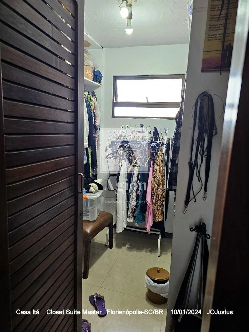 Vista al agua y 3 dormitorios: casa de 405 m² — photo 21