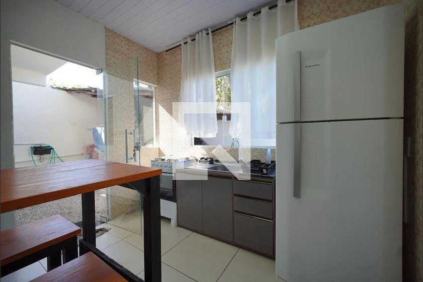 Furnished 1-bedroom apartment with private garden
