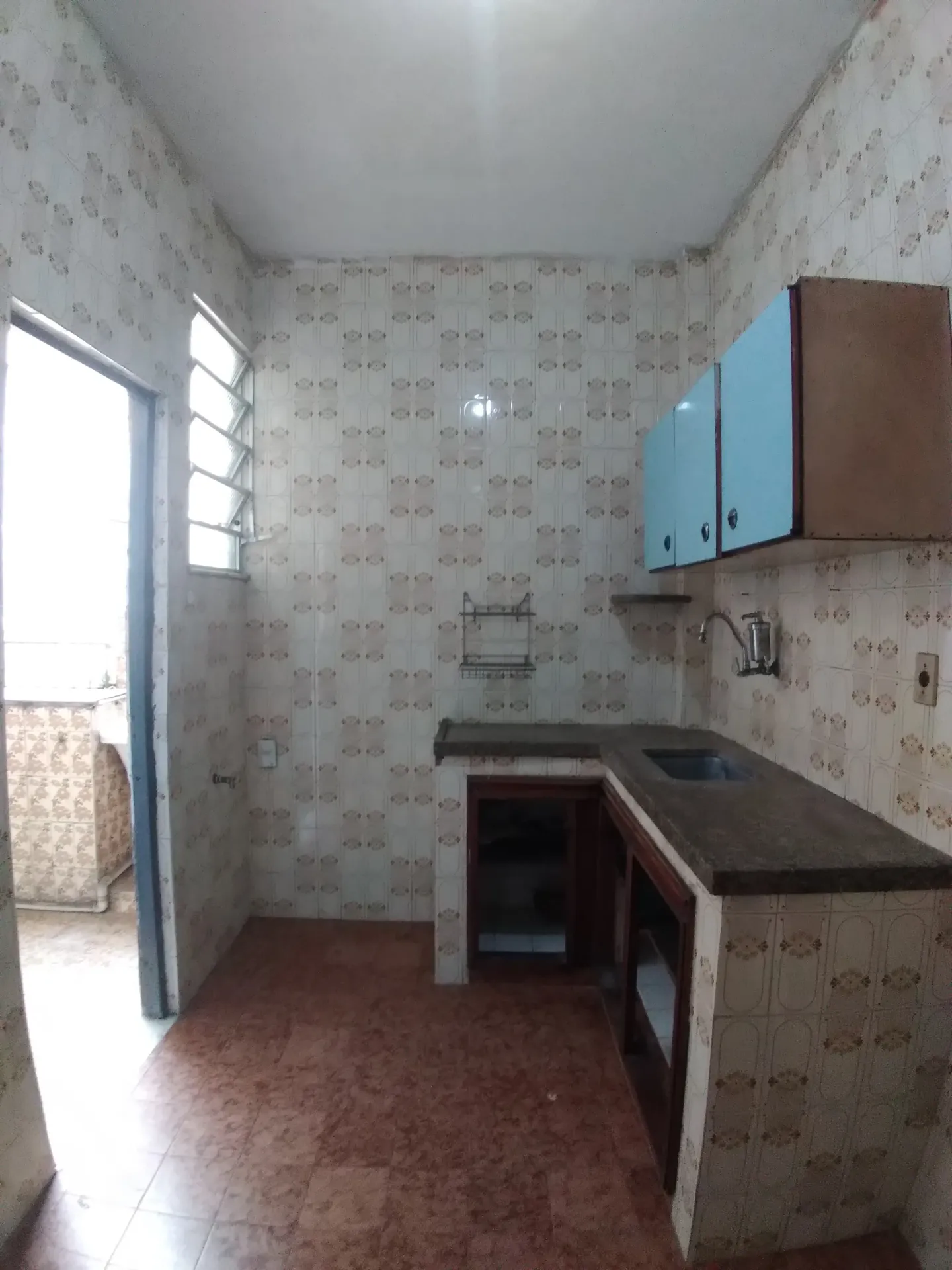 Невмеблированная квартира с 2 спальнями и отдельной кухней — photo 21
