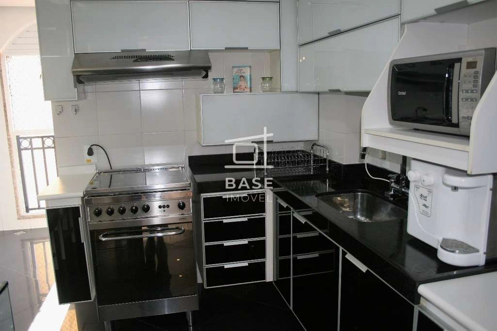 Furnished 2-bedroom apartment with balcony — photo 5