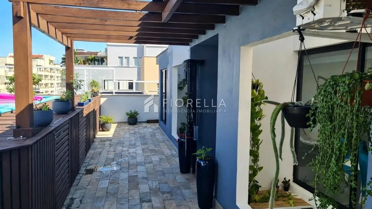 Furnished apartment, 184 m², with a glass-enclosed balcony — photo 15