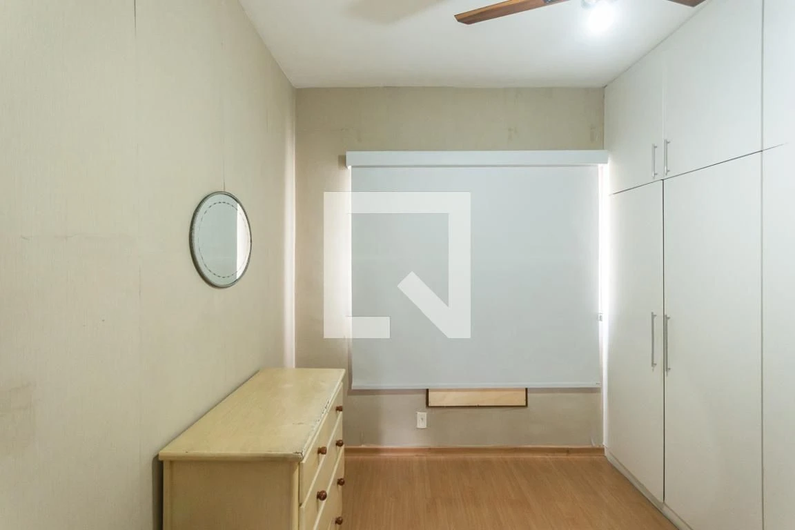 Furnished 3-bedroom apartment with suite and balcony — photo 47