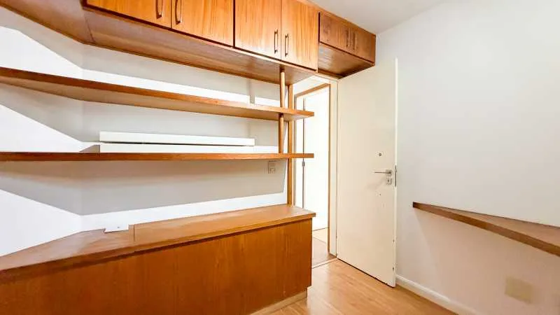 3-bedroom apartment with a home office — photo 19