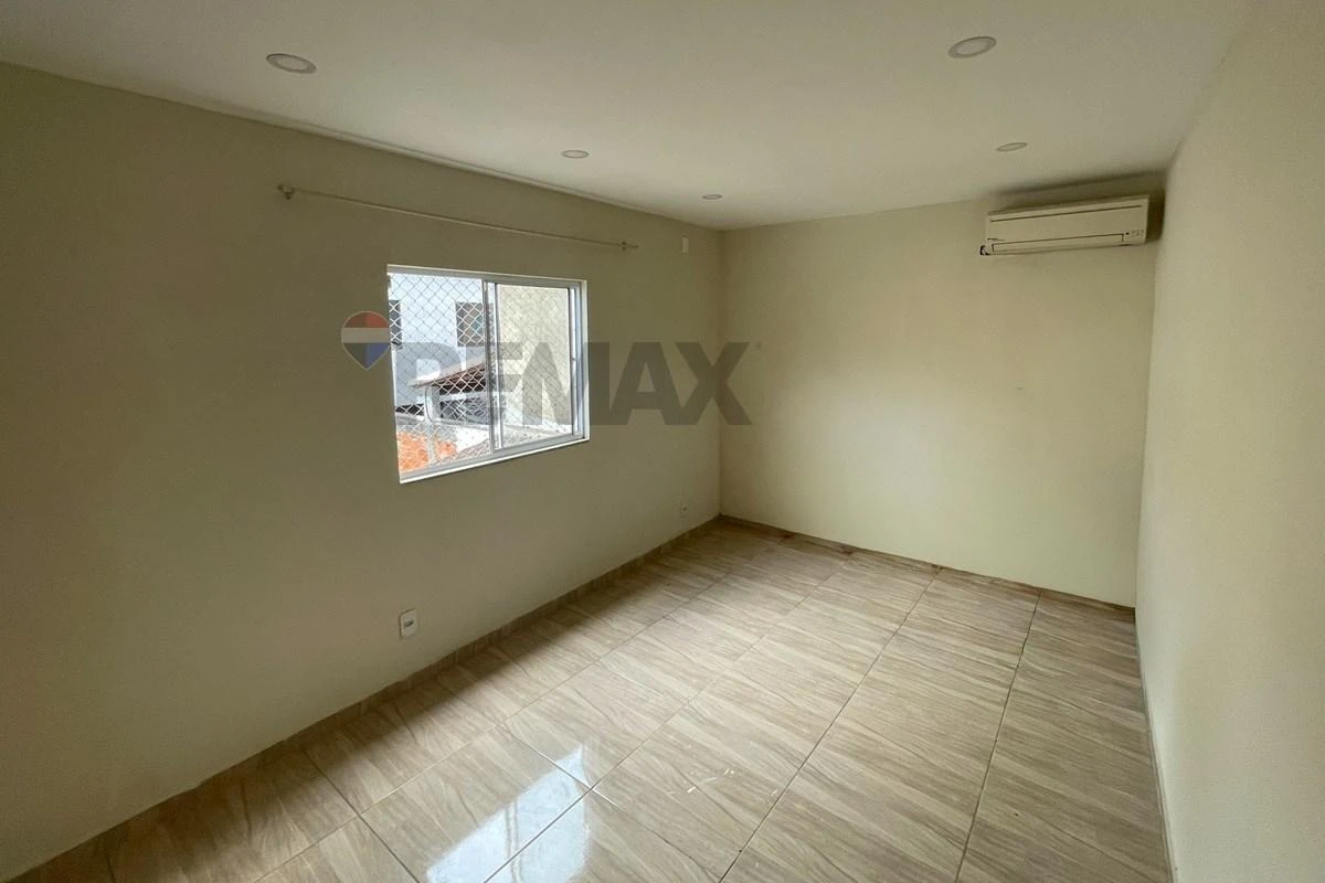 Гардеробна та 4 спальні: будинок 166 м² — photo 11