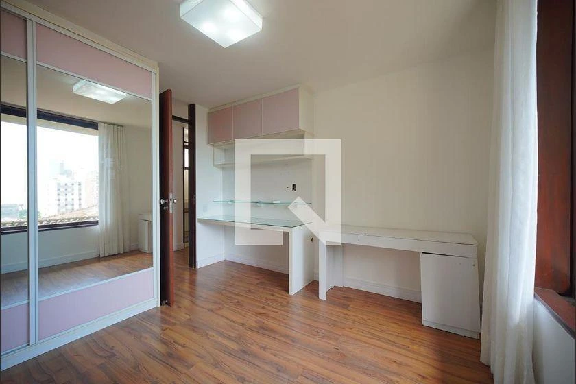 Furnished 4-bedroom house with 300 m² and 2 suites — photo 15