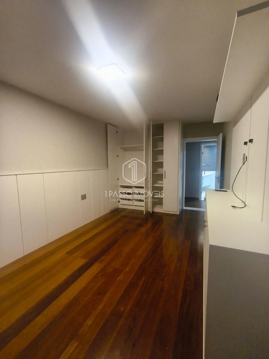 4-bedroom apartment with a water view in Rio de Janeiro — photo 3