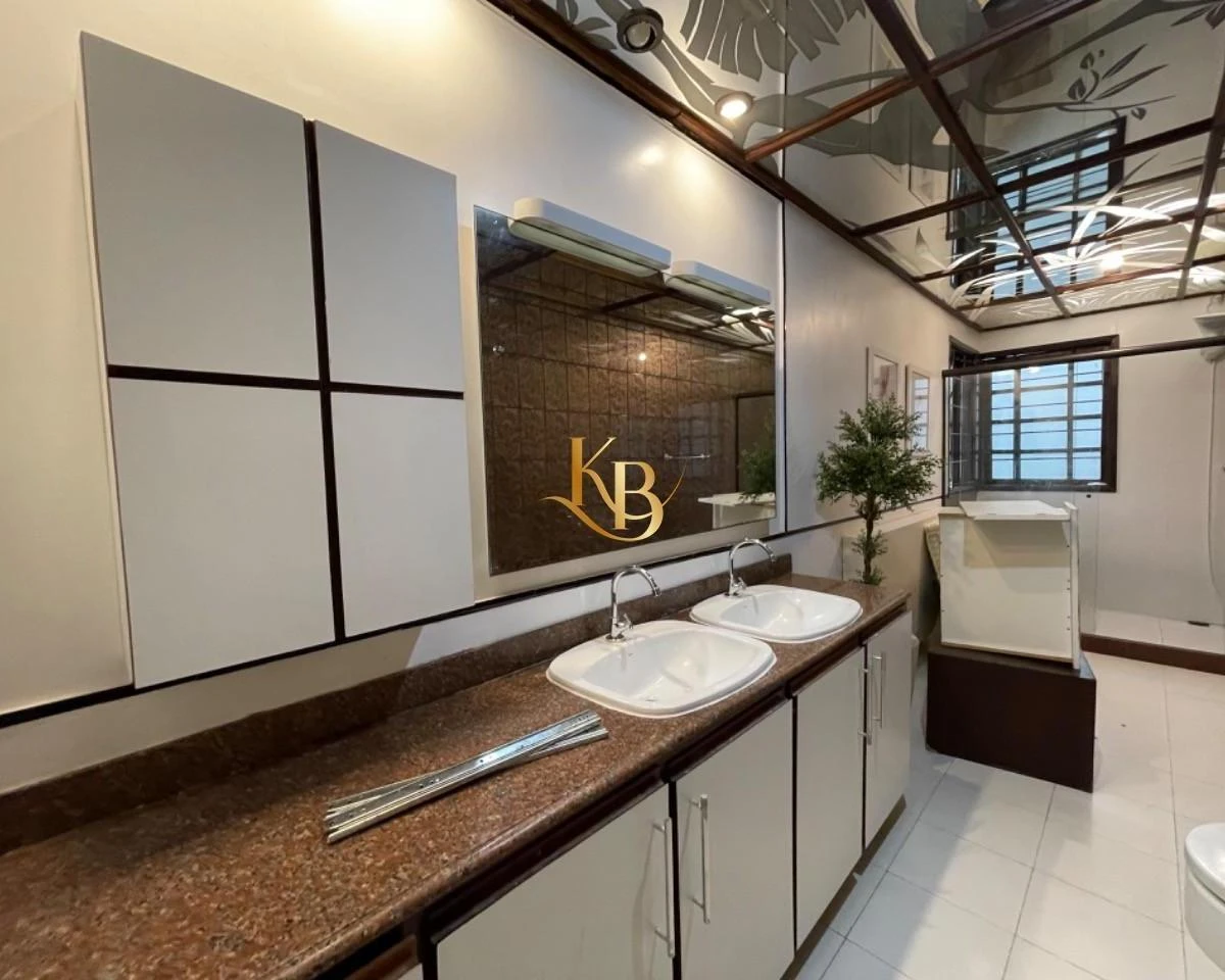 Мебльований будинок з 5 спальнями і 1050 м² — photo 34