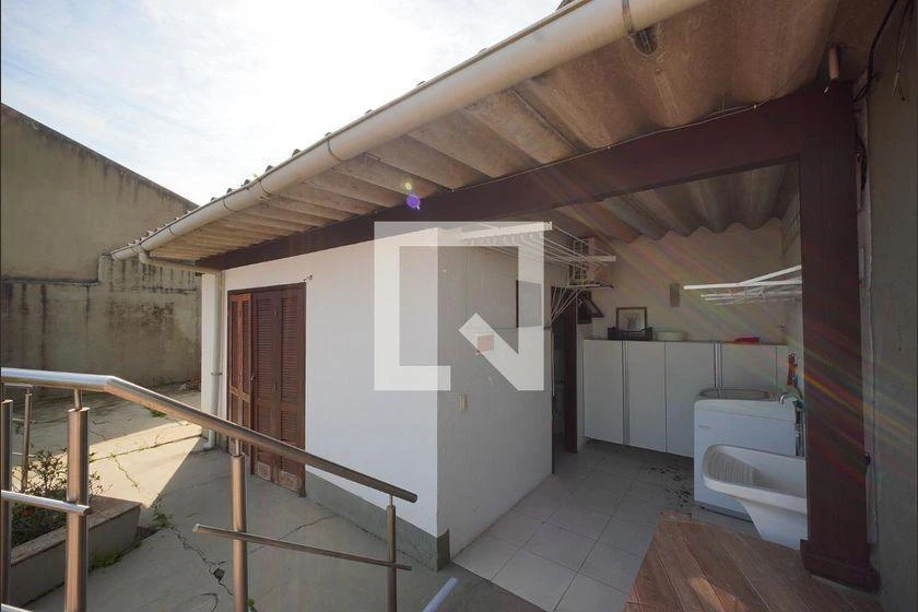 Furnished 4-bedroom house with 300 m² and 2 suites — photo 19