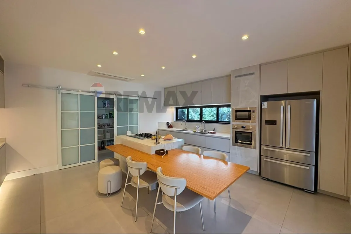 Furnished house with 5 en-suite bedrooms and private BBQ — photo 34