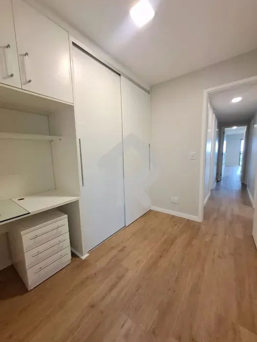 160 m² apartment with a water view and a home office — photo 9