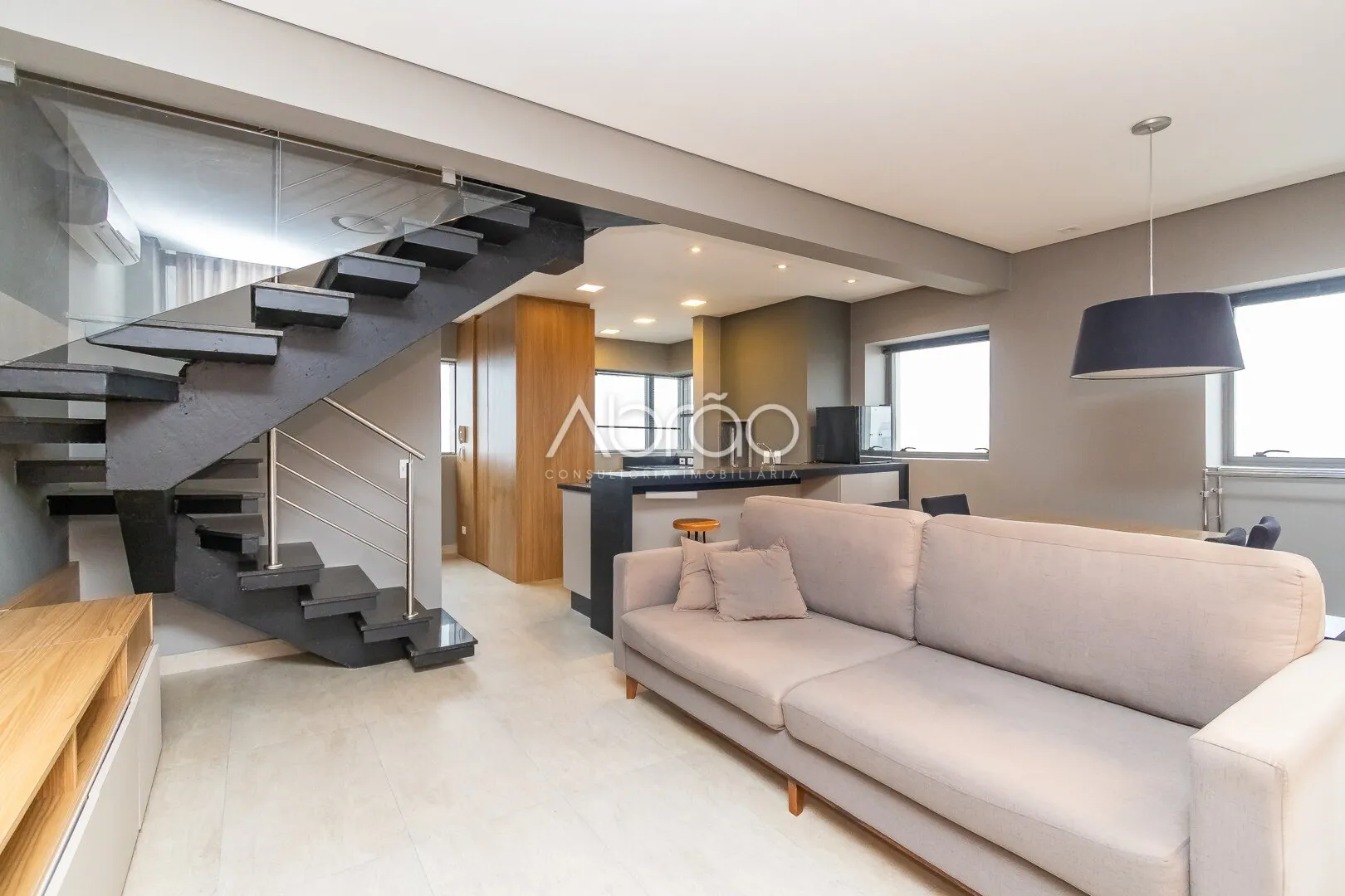 90 m² apartment with floor-to-ceiling windows and a bathtub