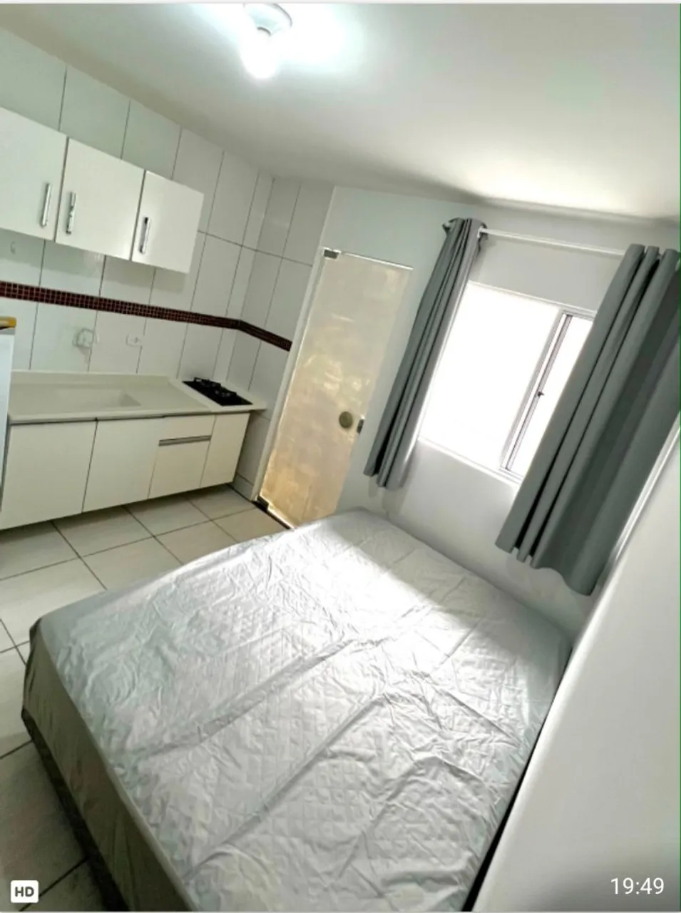 Furnished studio flat with 1 bedroom and gas kitchenette