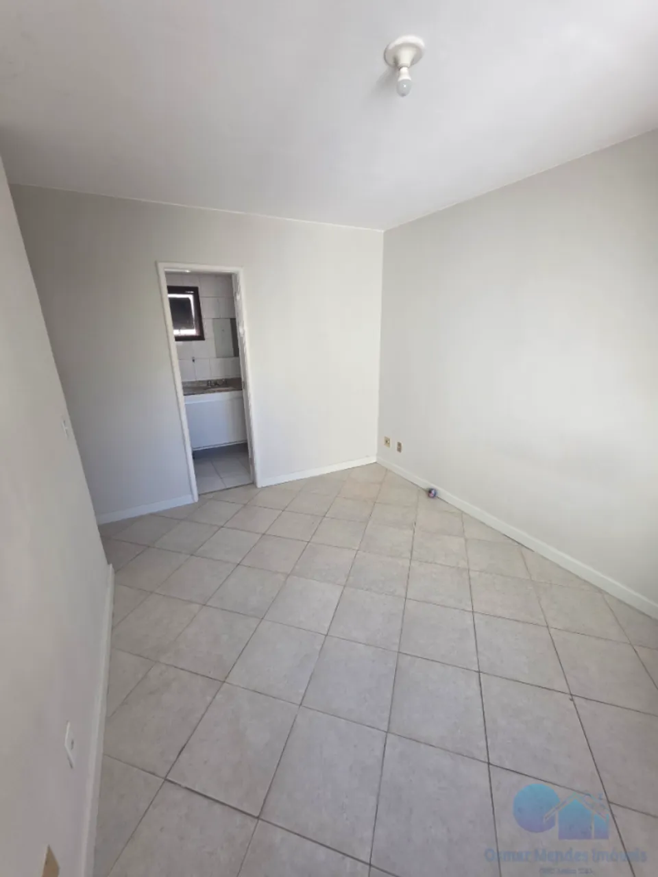 Apartment with 3 bedrooms, 2 bathrooms and a balcony — photo 7