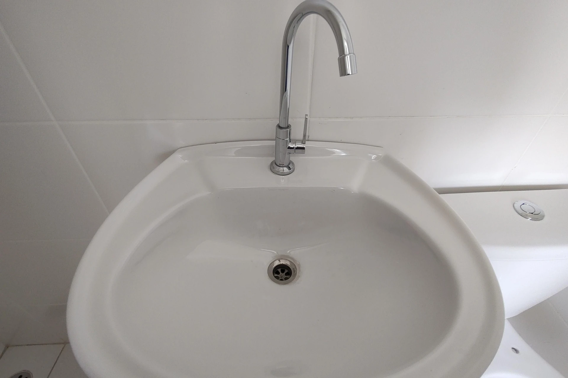 Apartamento sem mobília com 2 quartos e varanda — photo 33