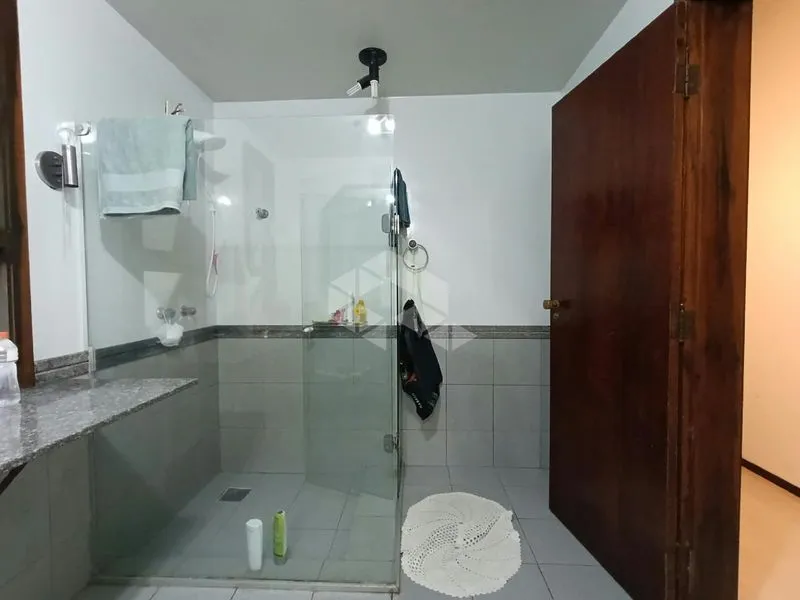 House, 600 m², with a bathtub — photo 16