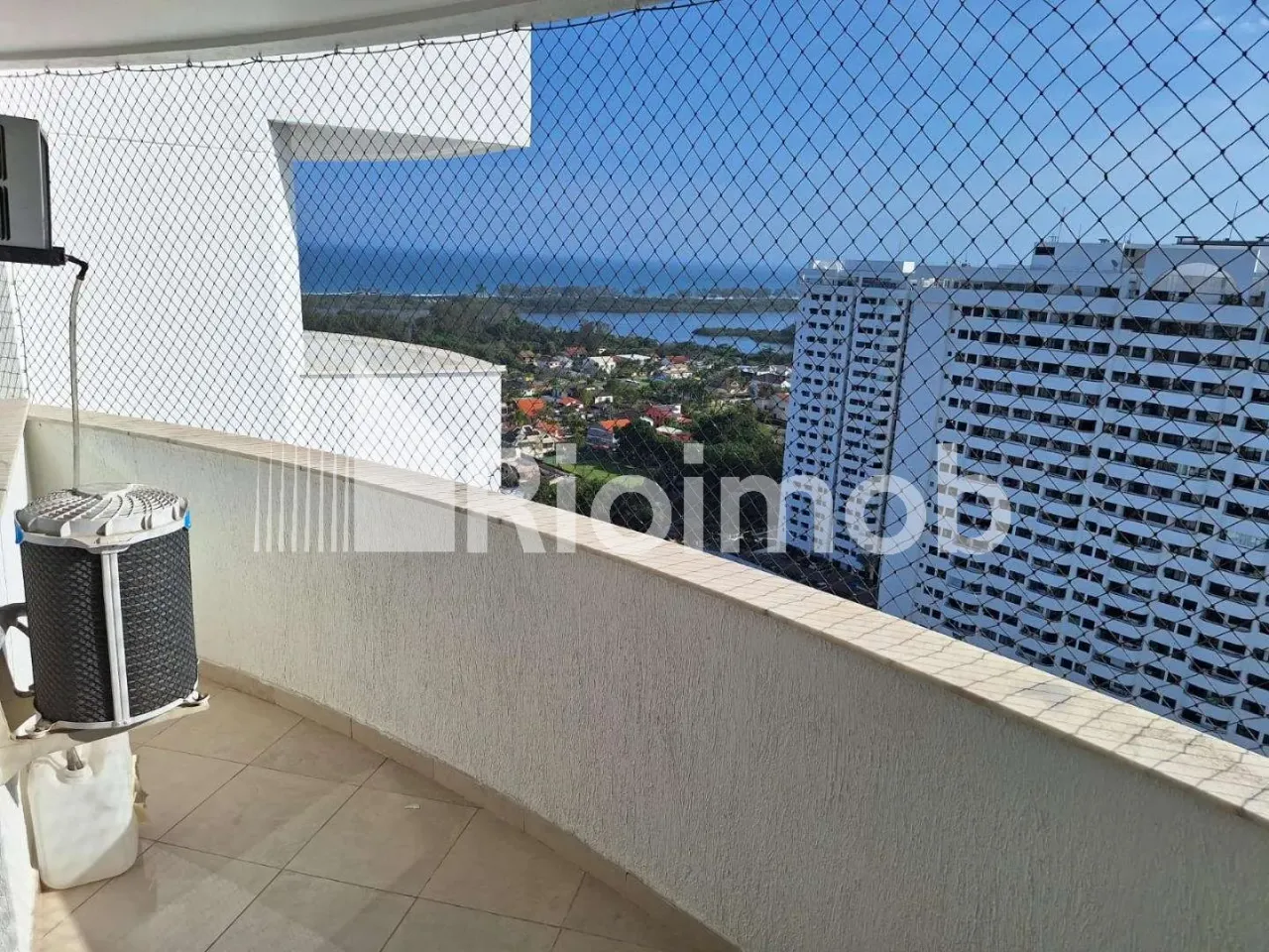 3-bedroom duplex with a glass-enclosed balcony — photo 14