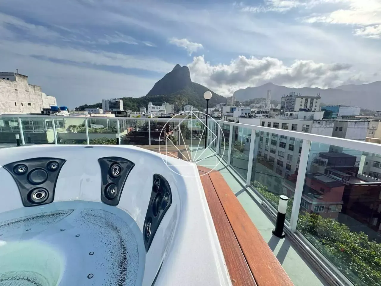 Apartment, 660 m², with a mountain view — photo 10