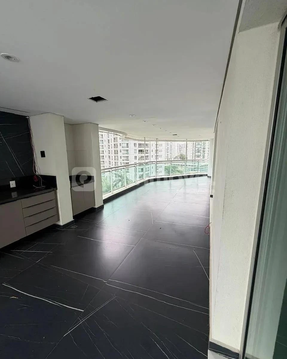 Apartamento com 4 quartos e cozinha integrada em 431 m² — photo 8