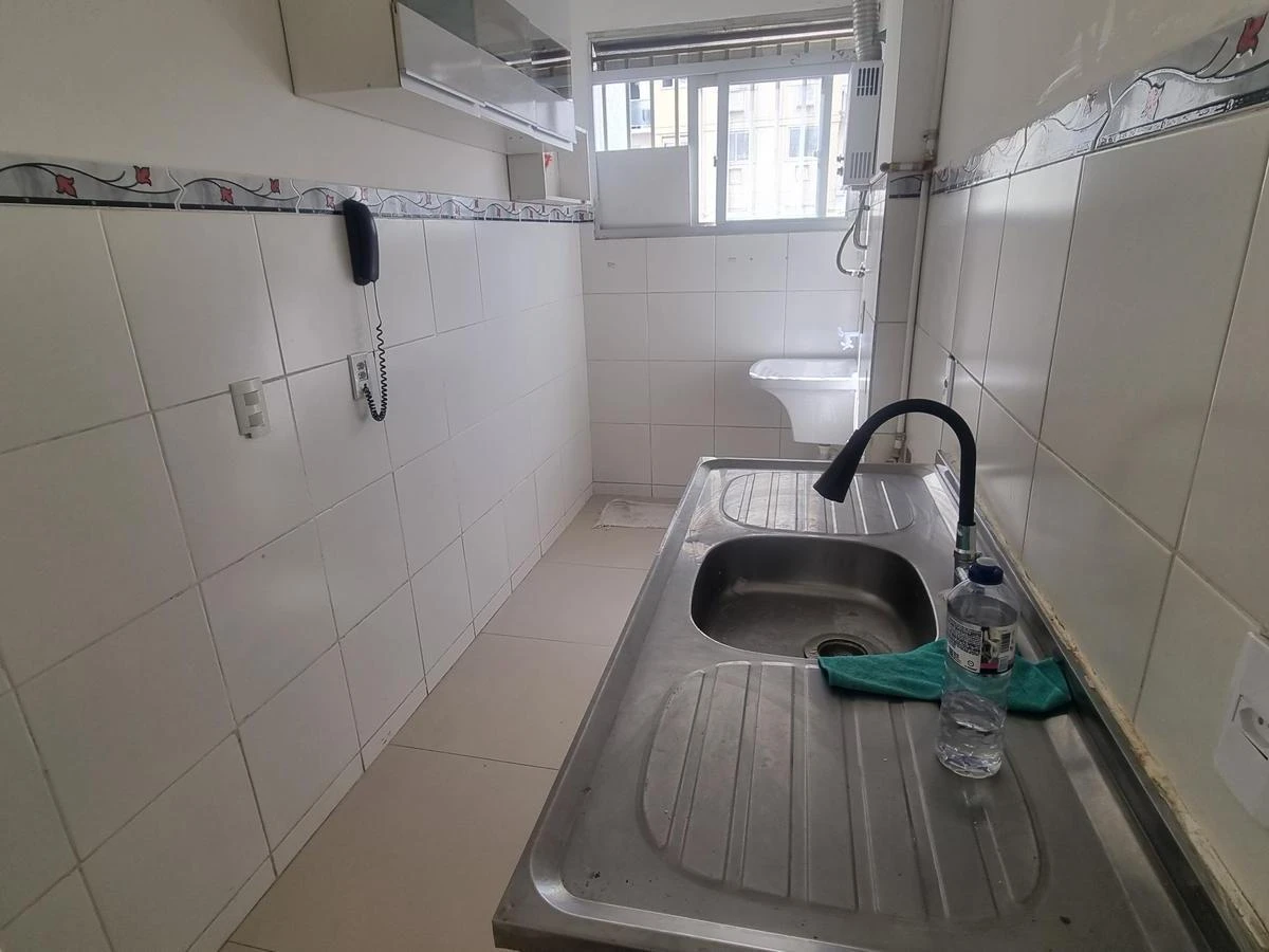 2-bedroom apartment in a building with a gym — photo 15