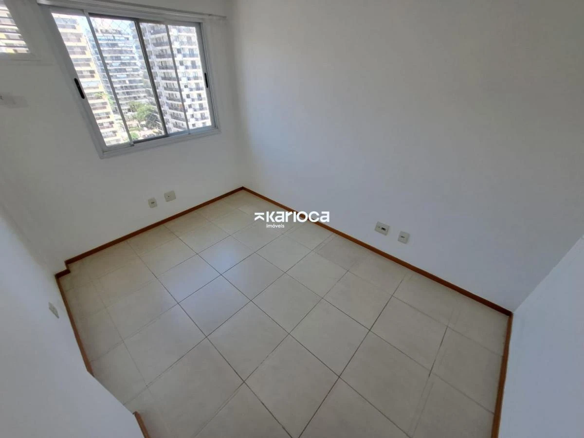 Glass-enclosed balcony in a 3-bedroom apartment, 75 m² — photo 21