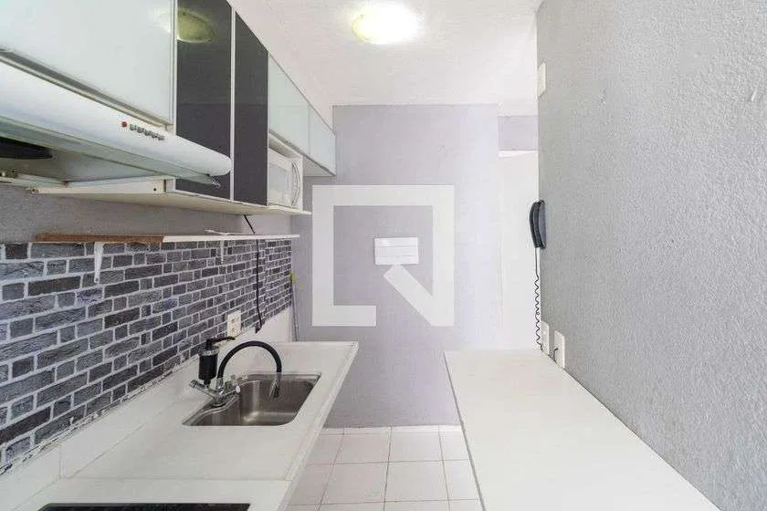 2-bedroom apartment in a building with a gym — photo 12