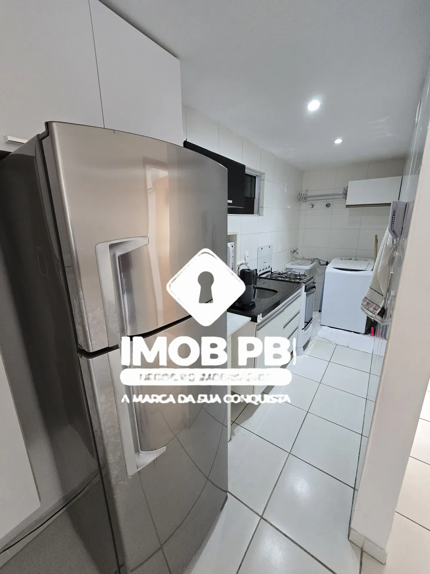 Мебльована квартира з 2 спальнями та 65 м² і санвузлом