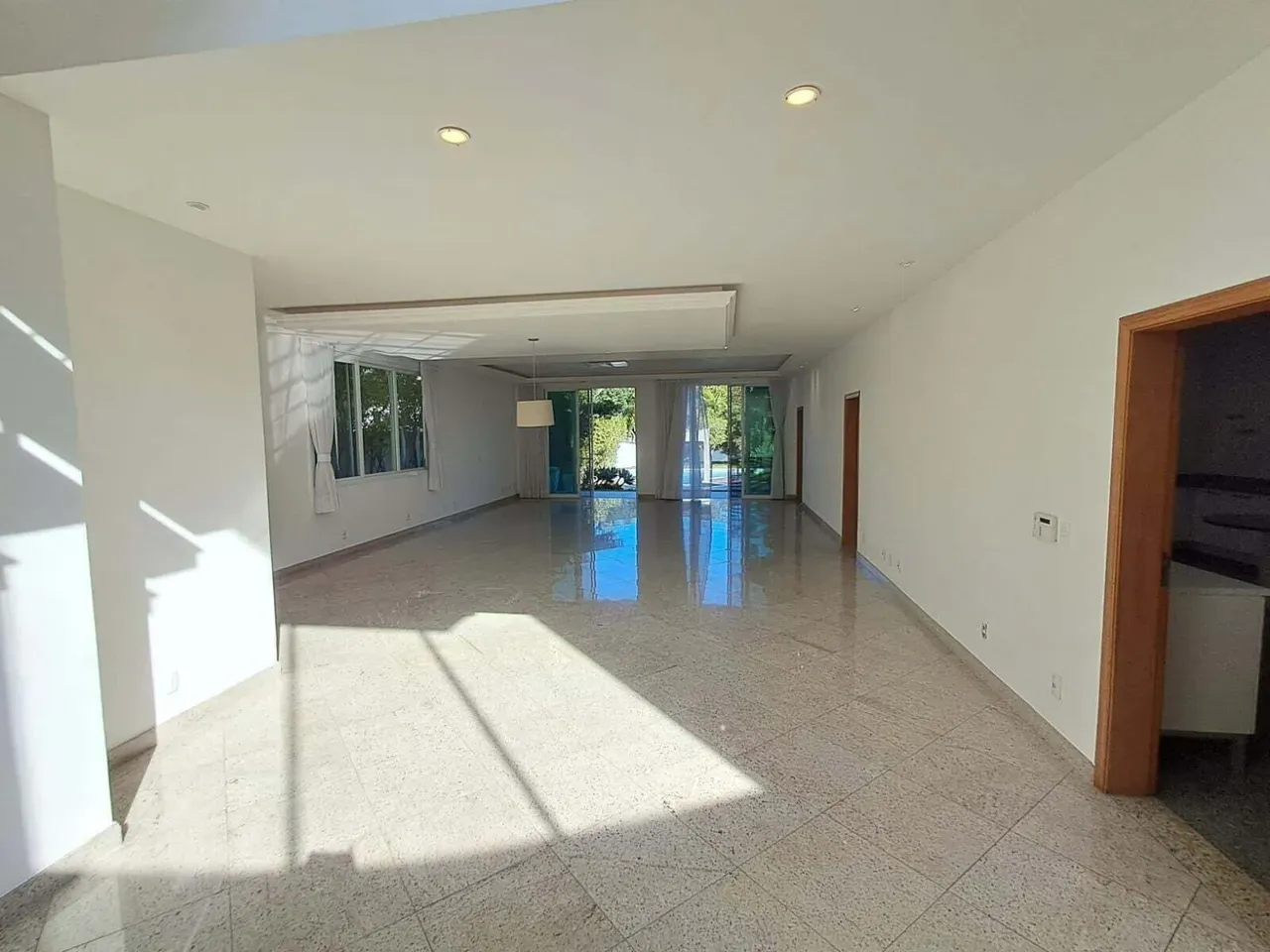 House for rent with 1,500 m², 4 bedrooms and 5 baths — photo 18