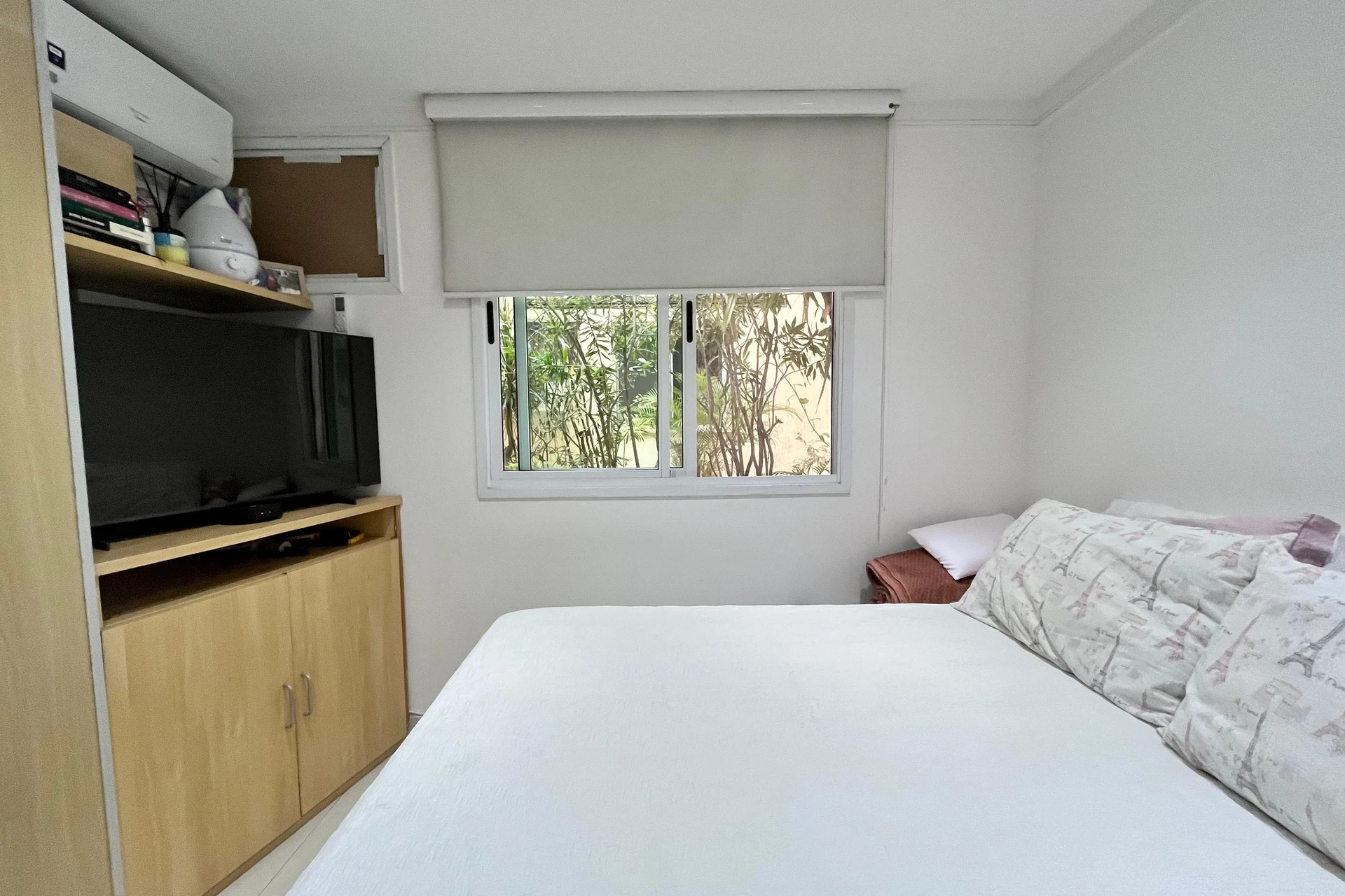 Furnished 1-bedroom apartment with pet-friendly policy — photo 7