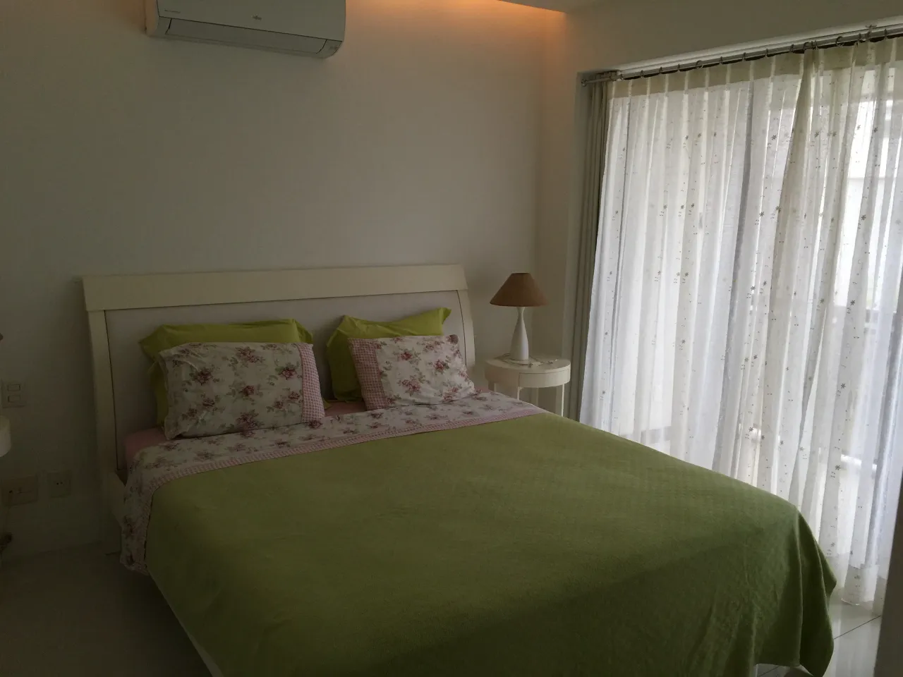 Furnished apartment with 2 bedrooms and open kitchen — photo 12